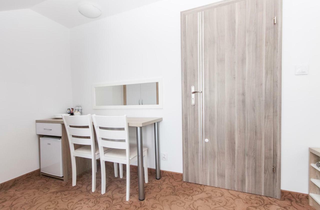 Palisander Z Widokiem Na Morze Trzęsacz Exterior foto